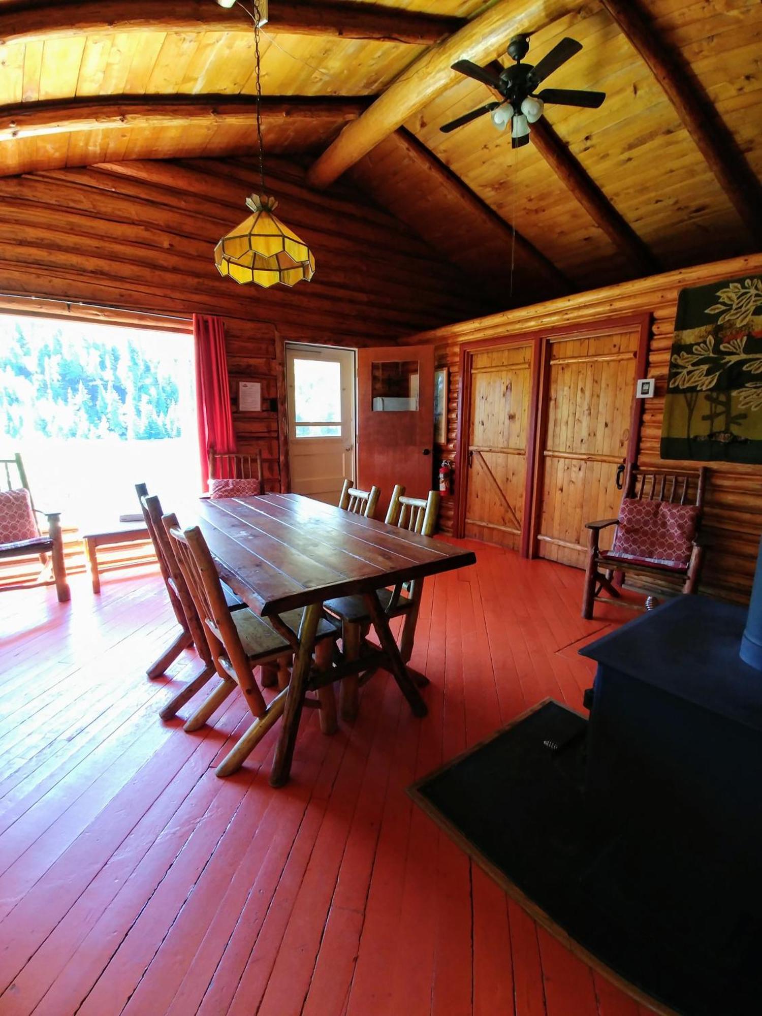 Kan-A-Mouche Pourvoirie Auberge Et Chalets Saint-Michel des Saints Room photo